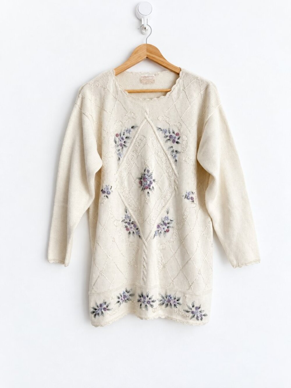 Vintage Tradition Cream Floral Embroidered Beaded Tunic Sweater Cottagecore M